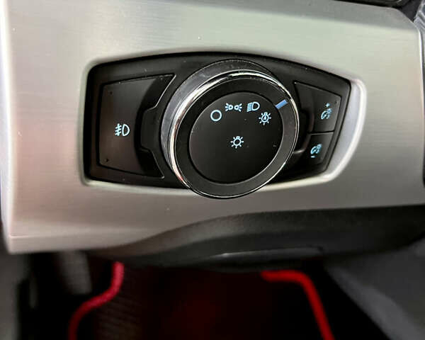 Красный Форд Мустанг, объемом двигателя 2.3 л и пробегом 175 тыс. км за 17500 $, фото 35 на Automoto.ua