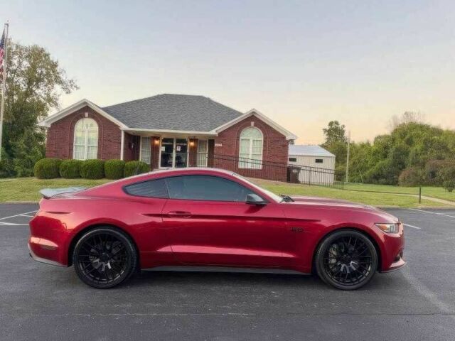 Червоний Форд Мустанг, об'ємом двигуна 5 л та пробігом 119 тис. км за 9500 $, фото 4 на Automoto.ua