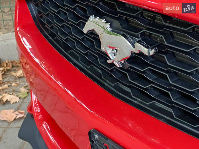 Красный Форд Мустанг, объемом двигателя 2.3 л и пробегом 175 тыс. км за 17500 $, фото 2 на Automoto.ua