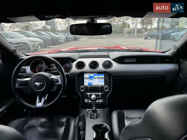 Красный Форд Мустанг, объемом двигателя 2.26 л и пробегом 169 тыс. км за 13900 $, фото 23 на Automoto.ua