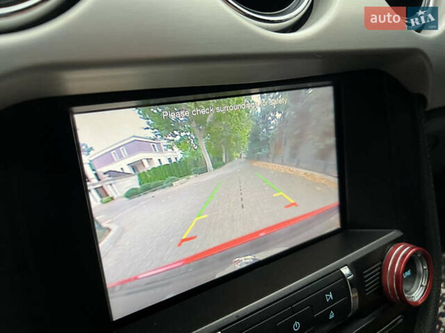 Красный Форд Мустанг, объемом двигателя 2.3 л и пробегом 175 тыс. км за 17500 $, фото 31 на Automoto.ua