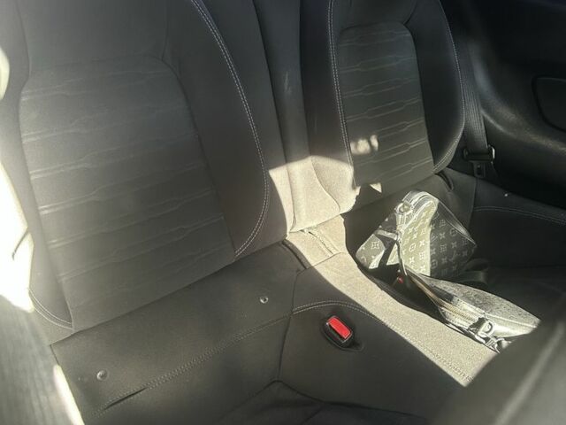 Червоний Форд Мустанг, об'ємом двигуна 2.3 л та пробігом 138 тис. км за 14000 $, фото 6 на Automoto.ua