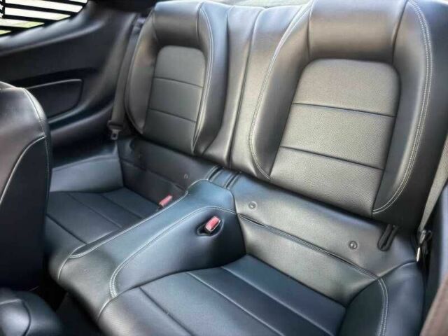 Червоний Форд Мустанг, об'ємом двигуна 5 л та пробігом 119 тис. км за 9500 $, фото 11 на Automoto.ua