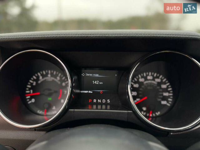 Красный Форд Мустанг, объемом двигателя 2.26 л и пробегом 170 тыс. км за 14500 $, фото 22 на Automoto.ua