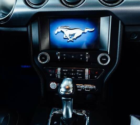 Червоний Форд Мустанг, об'ємом двигуна 2.3 л та пробігом 76 тис. км за 17300 $, фото 23 на Automoto.ua