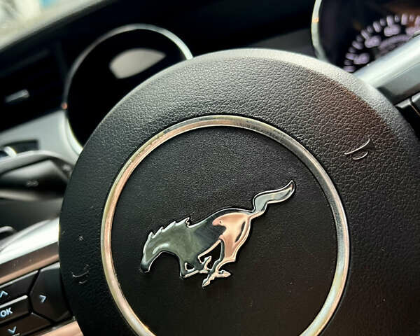 Красный Форд Мустанг, объемом двигателя 2.3 л и пробегом 175 тыс. км за 17500 $, фото 30 на Automoto.ua