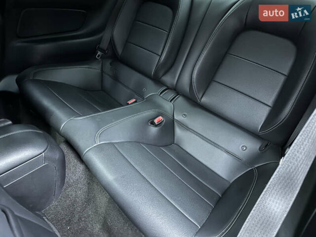 Красный Форд Мустанг, объемом двигателя 2.26 л и пробегом 119 тыс. км за 16400 $, фото 21 на Automoto.ua