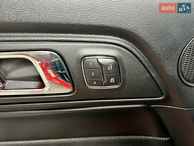 Красный Форд Мустанг, объемом двигателя 2.3 л и пробегом 175 тыс. км за 17500 $, фото 20 на Automoto.ua