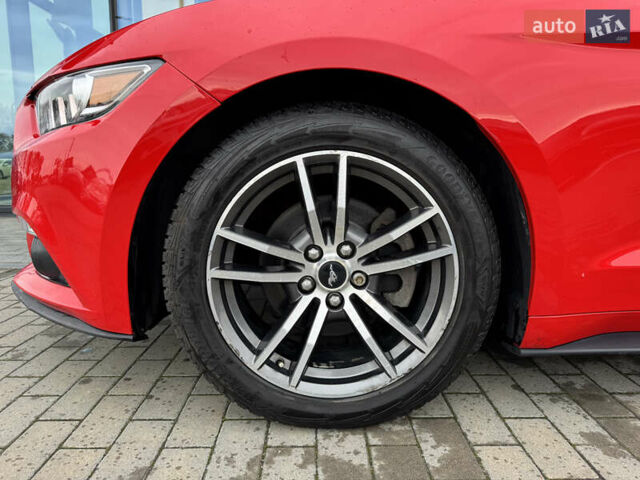 Красный Форд Мустанг, объемом двигателя 2.26 л и пробегом 169 тыс. км за 13900 $, фото 10 на Automoto.ua