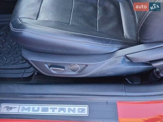 Красный Форд Мустанг, объемом двигателя 2.3 л и пробегом 78 тыс. км за 16700 $, фото 9 на Automoto.ua