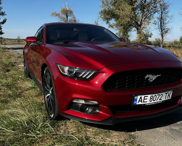 Красный Форд Мустанг, объемом двигателя 2.26 л и пробегом 180 тыс. км за 16800 $, фото 2 на Automoto.ua