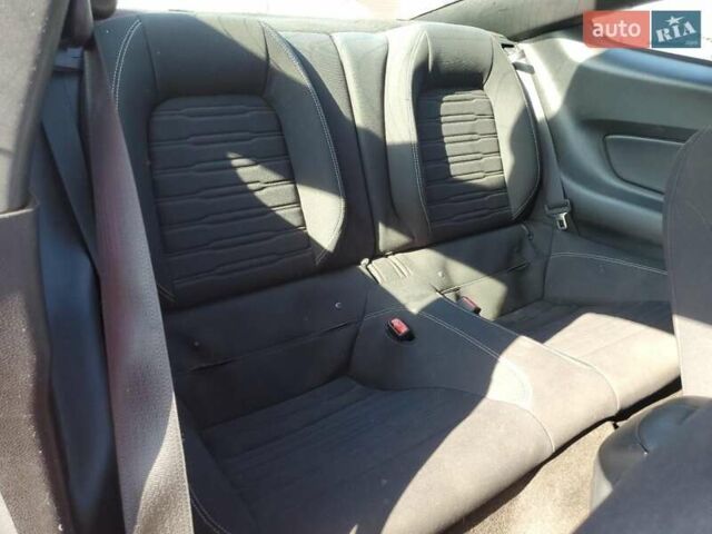 Красный Форд Мустанг, объемом двигателя 2.26 л и пробегом 126 тыс. км за 3000 $, фото 9 на Automoto.ua