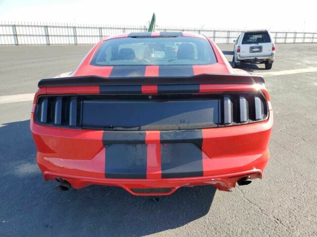 Красный Форд Мустанг, объемом двигателя 2.3 л и пробегом 78 тыс. км за 4000 $, фото 5 на Automoto.ua