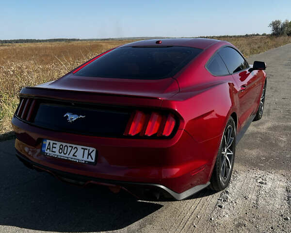 Красный Форд Мустанг, объемом двигателя 2.26 л и пробегом 180 тыс. км за 16800 $, фото 8 на Automoto.ua