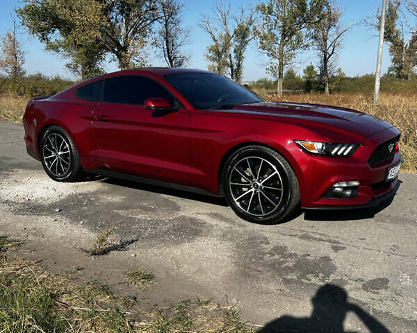 Красный Форд Мустанг, объемом двигателя 2.26 л и пробегом 180 тыс. км за 16800 $, фото 12 на Automoto.ua
