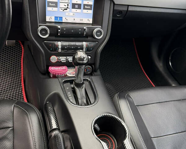 Красный Форд Мустанг, объемом двигателя 2.3 л и пробегом 127 тыс. км за 16500 $, фото 17 на Automoto.ua