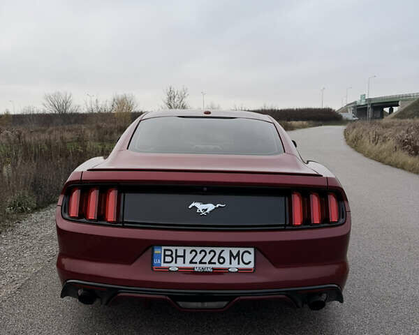 Красный Форд Мустанг, объемом двигателя 2.3 л и пробегом 127 тыс. км за 16500 $, фото 6 на Automoto.ua