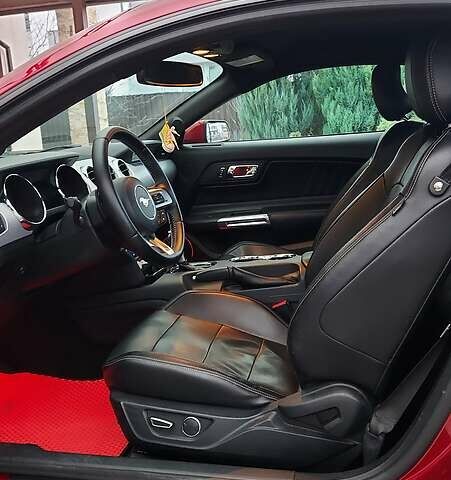 Красный Форд Мустанг, объемом двигателя 2.3 л и пробегом 170 тыс. км за 17500 $, фото 20 на Automoto.ua