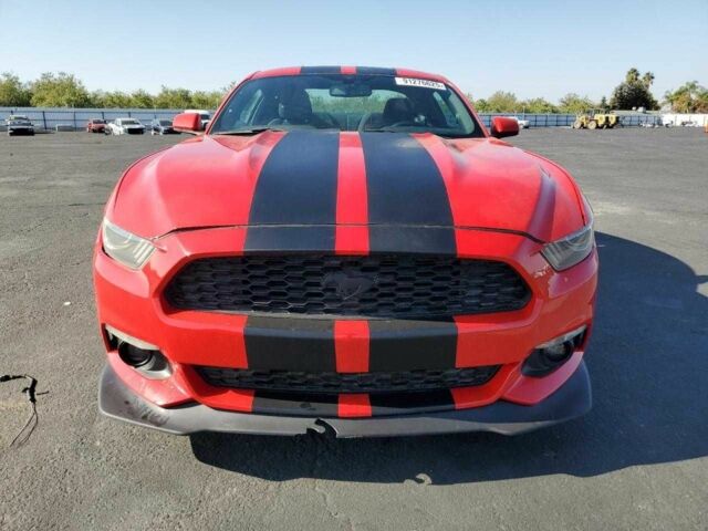 Красный Форд Мустанг, объемом двигателя 2.3 л и пробегом 78 тыс. км за 4000 $, фото 4 на Automoto.ua