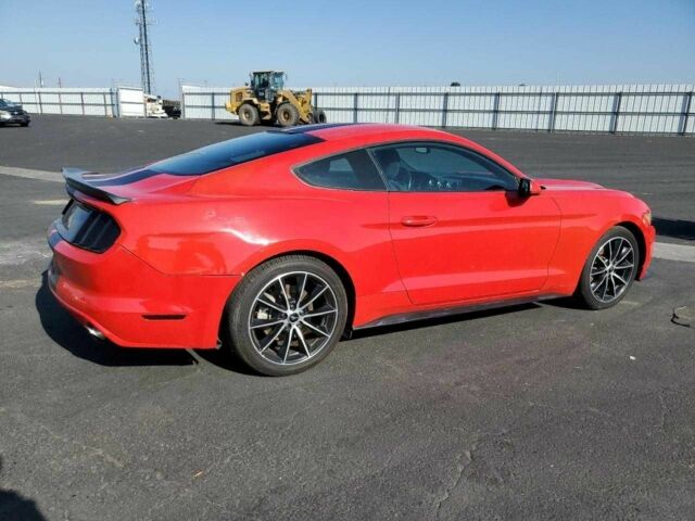 Красный Форд Мустанг, объемом двигателя 2.3 л и пробегом 78 тыс. км за 4000 $, фото 2 на Automoto.ua