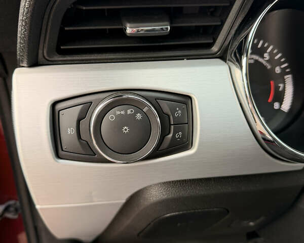 Красный Форд Мустанг, объемом двигателя 2.3 л и пробегом 127 тыс. км за 16500 $, фото 27 на Automoto.ua