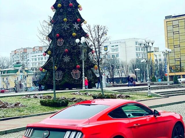 Красный Форд Мустанг, объемом двигателя 2.3 л и пробегом 100 тыс. км за 20500 $, фото 3 на Automoto.ua