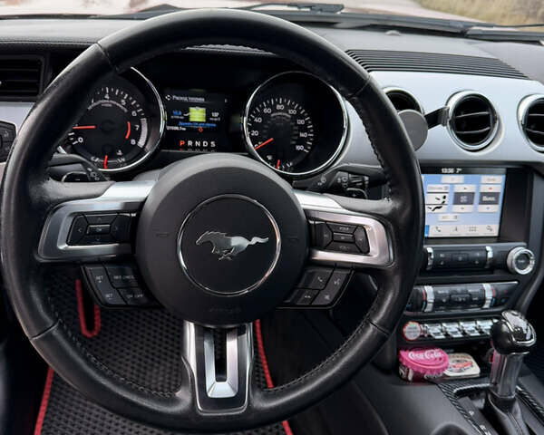 Красный Форд Мустанг, объемом двигателя 2.3 л и пробегом 127 тыс. км за 16500 $, фото 16 на Automoto.ua