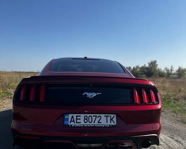 Красный Форд Мустанг, объемом двигателя 2.26 л и пробегом 180 тыс. км за 16800 $, фото 9 на Automoto.ua