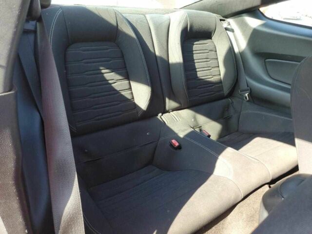 Красный Форд Мустанг, объемом двигателя 2.3 л и пробегом 78 тыс. км за 4000 $, фото 9 на Automoto.ua