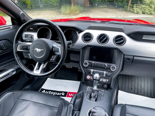 Красный Форд Мустанг, объемом двигателя 2.3 л и пробегом 35 тыс. км за 25490 $, фото 31 на Automoto.ua