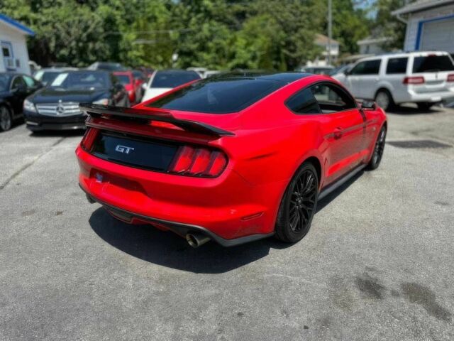 Красный Форд Мустанг, объемом двигателя 5 л и пробегом 53 тыс. км за 8000 $, фото 4 на Automoto.ua