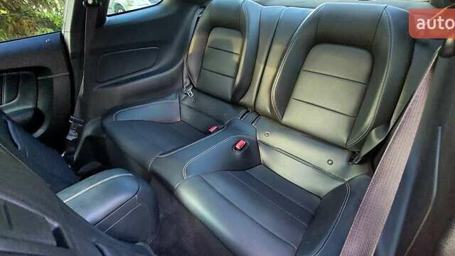 Красный Форд Мустанг, объемом двигателя 2.26 л и пробегом 59 тыс. км за 22000 $, фото 7 на Automoto.ua