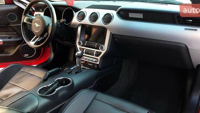 Красный Форд Мустанг, объемом двигателя 2.26 л и пробегом 59 тыс. км за 22000 $, фото 6 на Automoto.ua