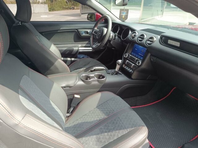 Красный Форд Мустанг, объемом двигателя 3.7 л и пробегом 207 тыс. км за 17990 $, фото 17 на Automoto.ua