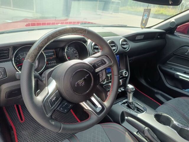 Красный Форд Мустанг, объемом двигателя 3.7 л и пробегом 207 тыс. км за 17990 $, фото 12 на Automoto.ua