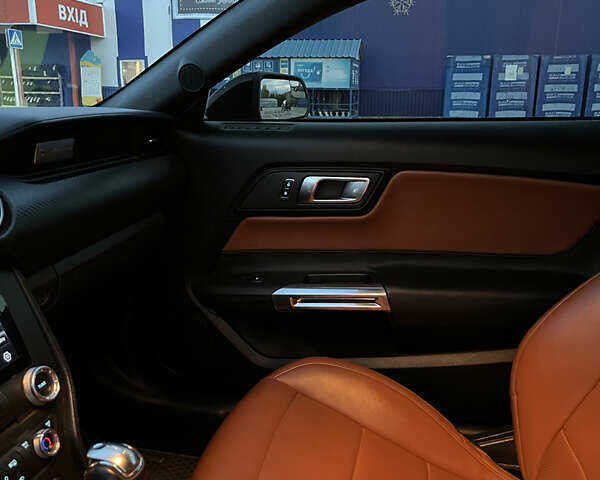 Красный Форд Мустанг, объемом двигателя 2.3 л и пробегом 102 тыс. км за 27500 $, фото 9 на Automoto.ua