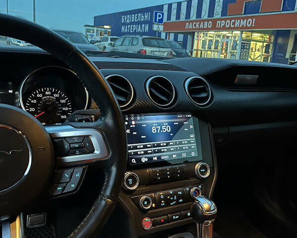 Красный Форд Мустанг, объемом двигателя 2.3 л и пробегом 102 тыс. км за 27500 $, фото 12 на Automoto.ua