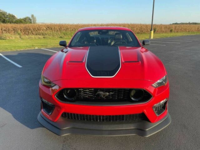 Красный Форд Мустанг, объемом двигателя 5 л и пробегом 11 тыс. км за 75000 $, фото 1 на Automoto.ua