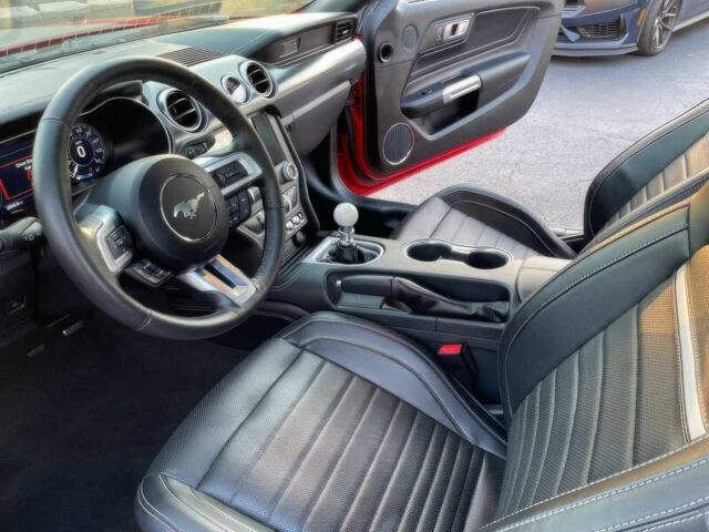 Красный Форд Мустанг, объемом двигателя 5 л и пробегом 11 тыс. км за 75000 $, фото 9 на Automoto.ua