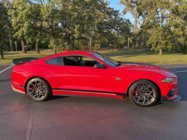 Красный Форд Мустанг, объемом двигателя 5 л и пробегом 11 тыс. км за 75000 $, фото 3 на Automoto.ua