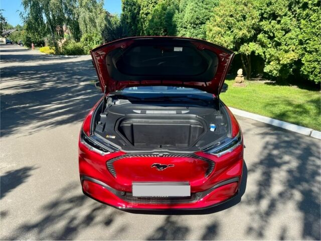 Красный Форд Мустанг, объемом двигателя 0 л и пробегом 26 тыс. км за 27400 $, фото 3 на Automoto.ua