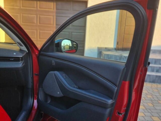 Красный Форд Мустанг, объемом двигателя 0 л и пробегом 55 тыс. км за 27000 $, фото 4 на Automoto.ua