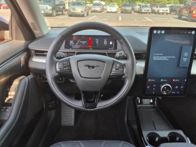 Красный Форд Мустанг, объемом двигателя 0 л и пробегом 11 тыс. км за 23000 $, фото 7 на Automoto.ua