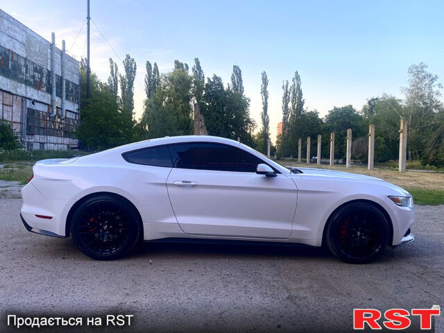Форд Мустанг, объемом двигателя 2.3 л и пробегом 73 тыс. км за 13200 $, фото 4 на Automoto.ua