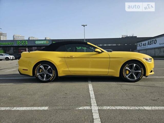 Желтый Форд Мустанг, объемом двигателя 2.3 л и пробегом 57 тыс. км за 17500 $, фото 10 на Automoto.ua