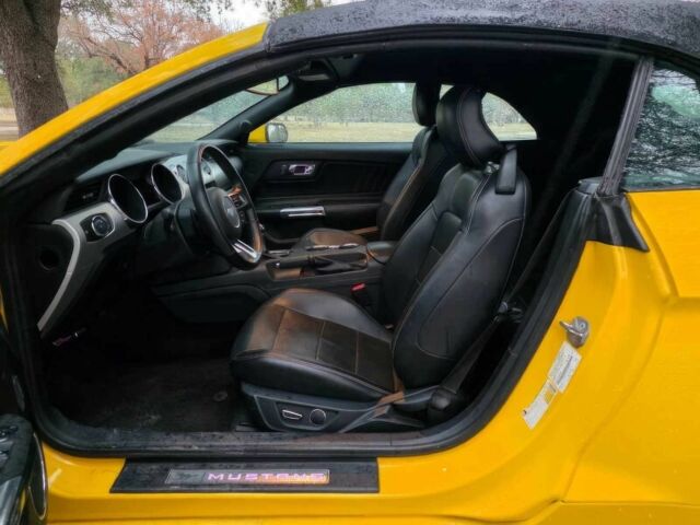 Жовтий Форд Мустанг, об'ємом двигуна 2.3 л та пробігом 55 тис. км за 8800 $, фото 8 на Automoto.ua