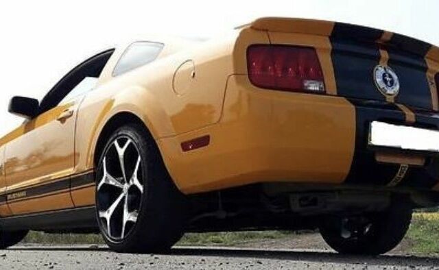 Желтый Форд Мустанг, объемом двигателя 4 л и пробегом 90 тыс. км за 9000 $, фото 8 на Automoto.ua