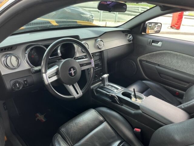 Желтый Форд Мустанг, объемом двигателя 4 л и пробегом 90 тыс. км за 9000 $, фото 5 на Automoto.ua