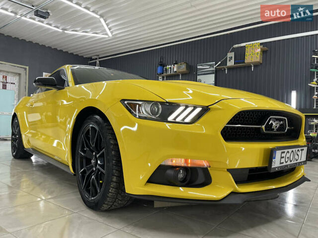 Желтый Форд Мустанг, объемом двигателя 2.26 л и пробегом 45 тыс. км за 21500 $, фото 2 на Automoto.ua