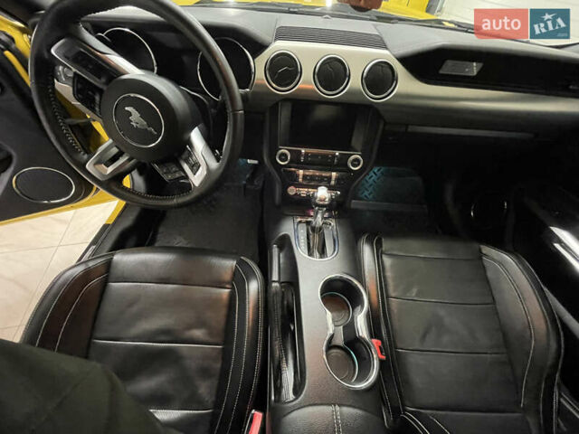 Желтый Форд Мустанг, объемом двигателя 2.26 л и пробегом 45 тыс. км за 21500 $, фото 16 на Automoto.ua